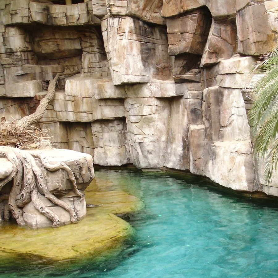 kunstfelsen fels wasser zoo